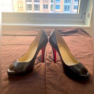 Sexy heels, black patent, super cute!